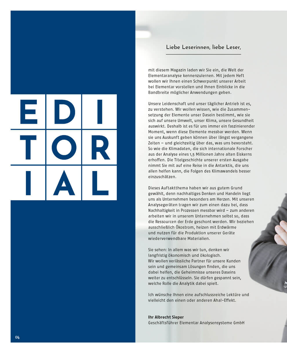 Editorial-Seite mit Begrüßungstext des Geschäftsführers und typografischem „EDITORIAL“-Layout