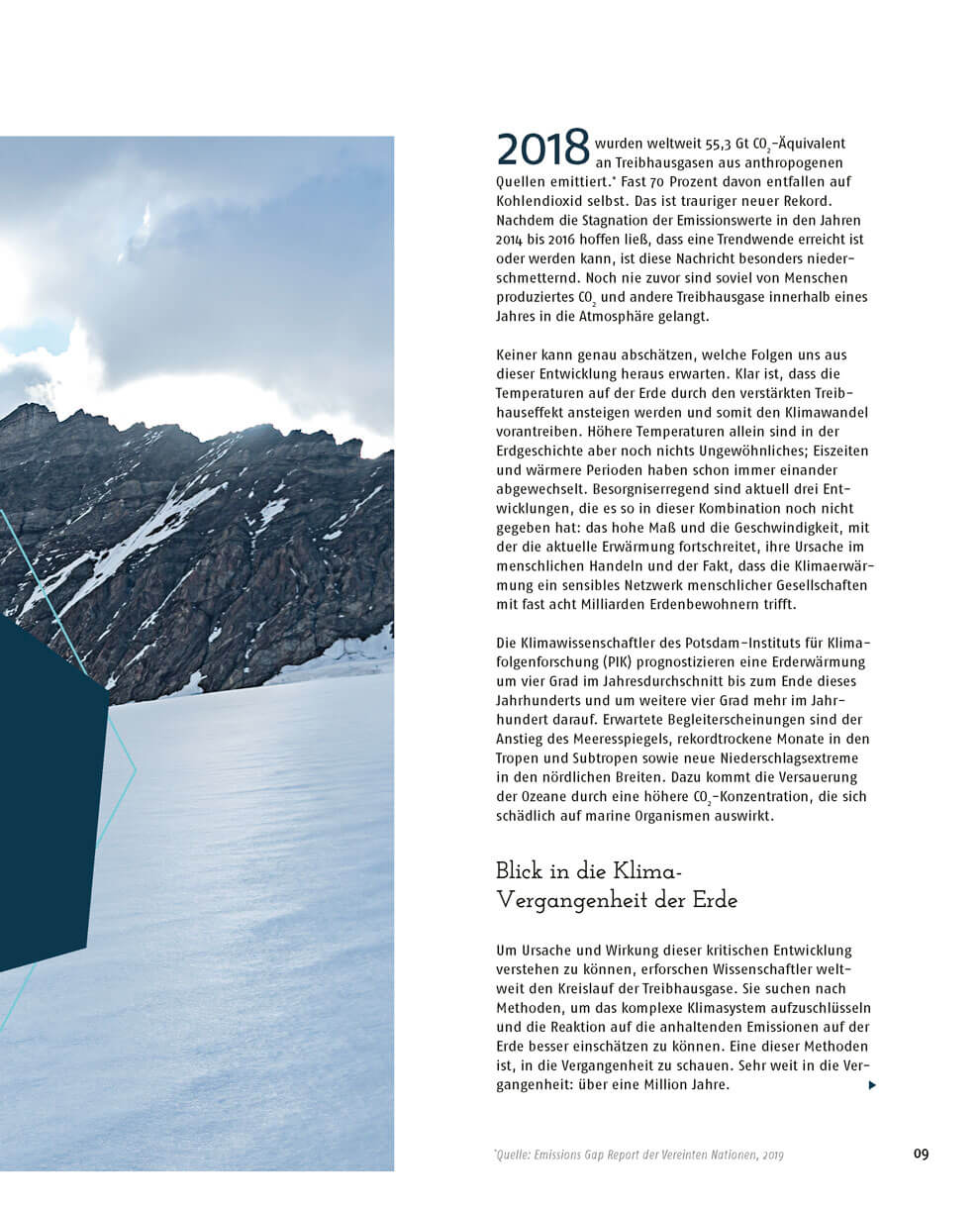 Magazinseite mit Klimadaten zu CO₂-Emissionen und Text über globale Erwärmung, daneben eine verschneite Berglandschaft