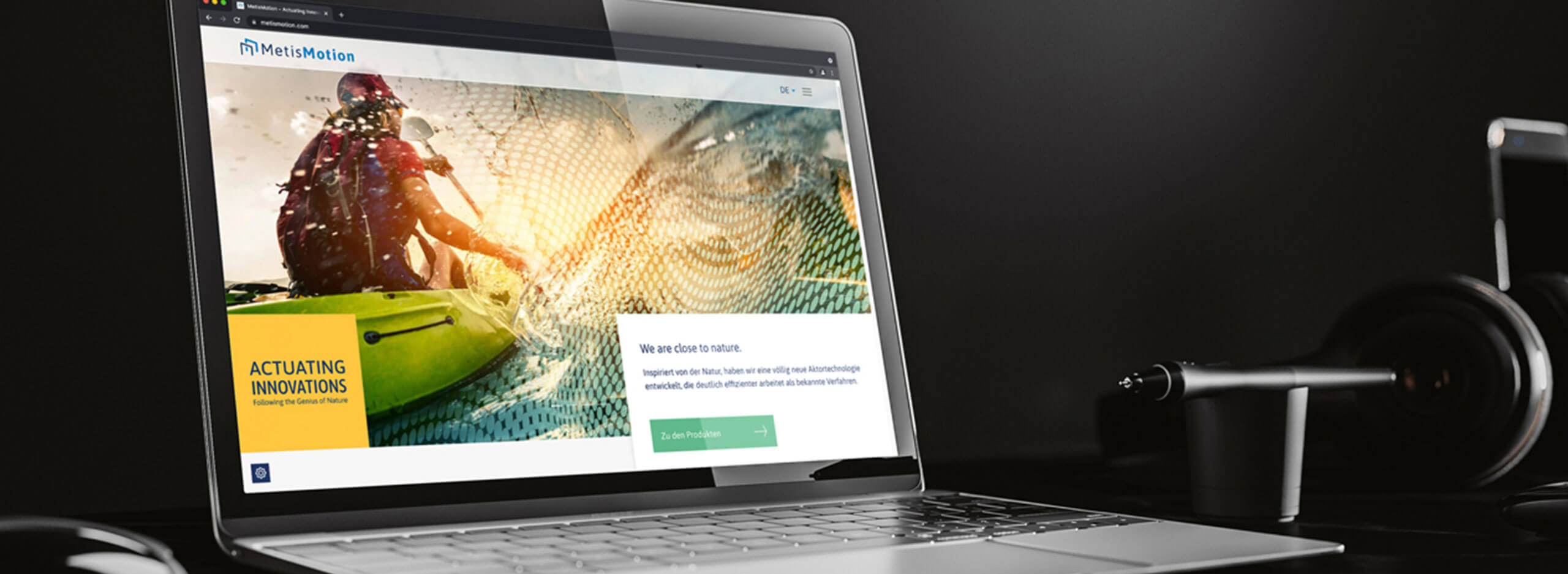 Laptop mit geöffneter Website von MetisMotion